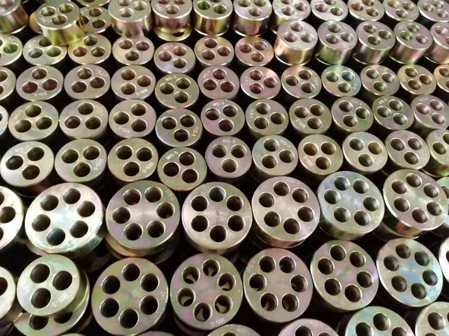 钢绞线锚具.jpg